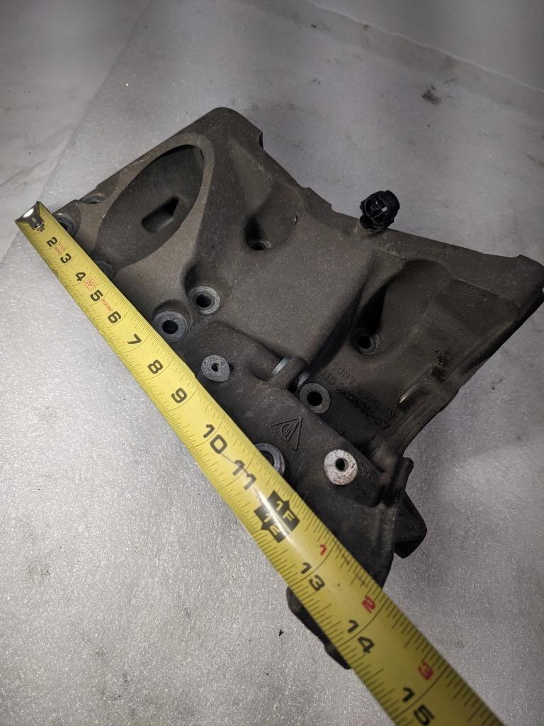 PORSCHE CAYENNE 4.5L LEFT ENGINE MOTOR BRACKET 9481022135R USED 996BGL