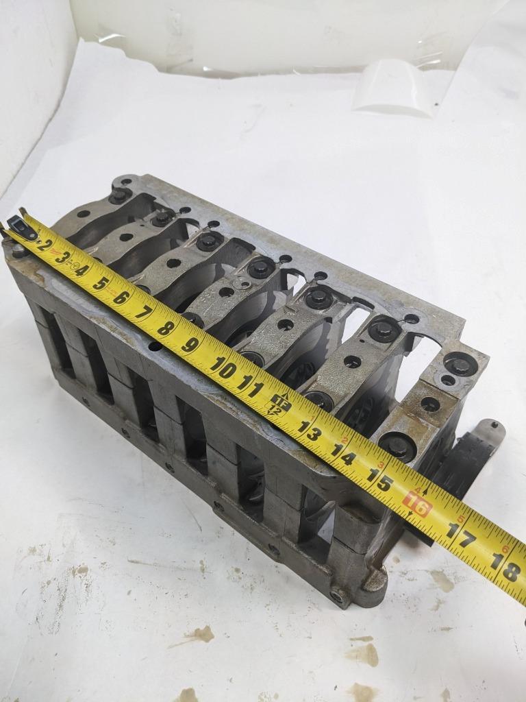 1998 PORSCHE 911 CRANKSHAFT BEARING CASE/CARRIER 9961011123R USED 996BGL2