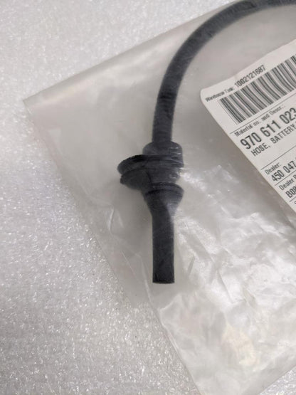 PORSCHE 97061102300 BATTERY VENT HOSE FOR 10-16 PANAMERA 4S NEW PGB2TB