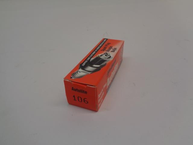 BRAND NEW FORD SATURN CHEVY BUICK AUTOLITE COPPER CORE SPARK PLUGS 106 4PACK R13