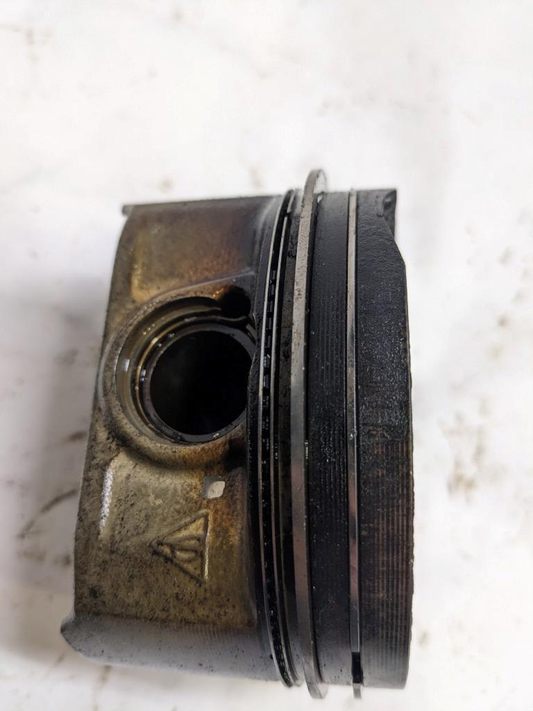 PORSCHE BOXSTER 987 05-08 PISTON CYLINDER (3) 09309481 USED 996G.LT3