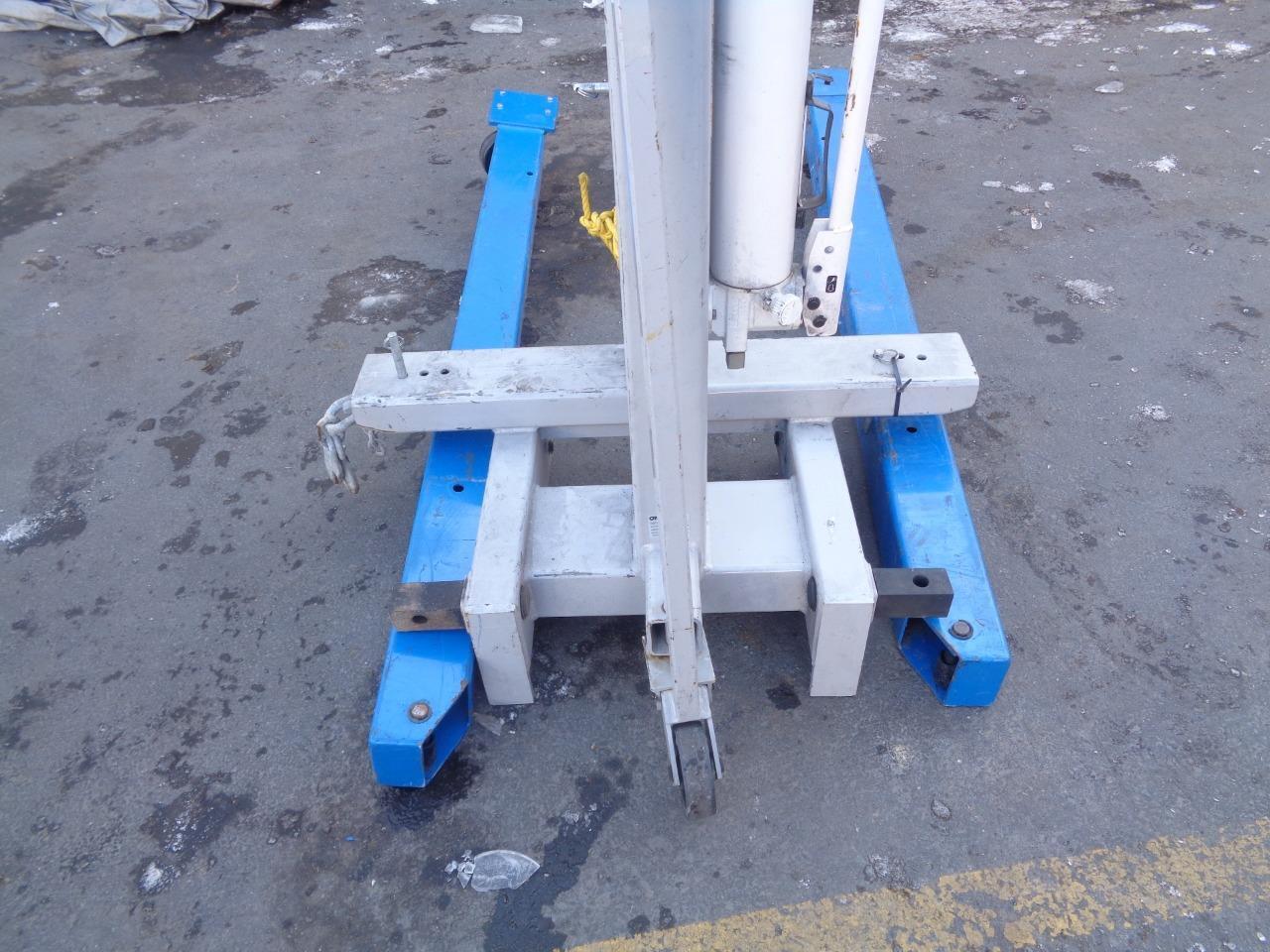 OTC 1820 4400LB DELUXE STEEL FLOOR CRANE 85" Ht 41-1/2" Lg 41-1/2" Wd