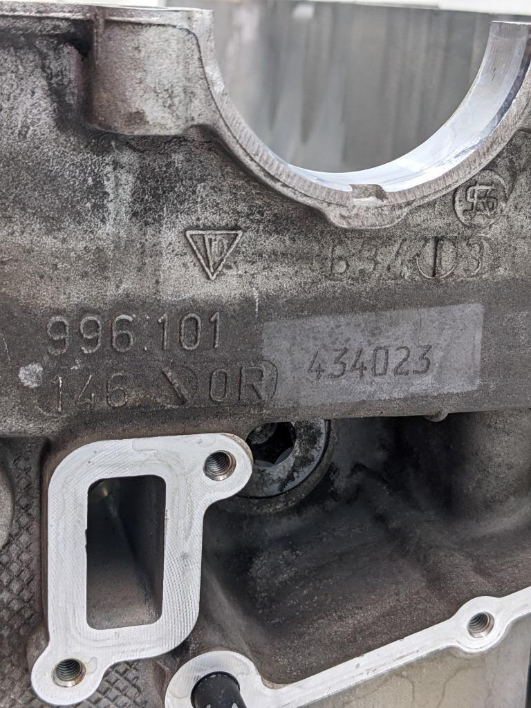 PORSCHE 911/996 3.4L RIGHT AND LEFT SIDE ENGINE BLOCK 9961011510R USED 996BGL2
