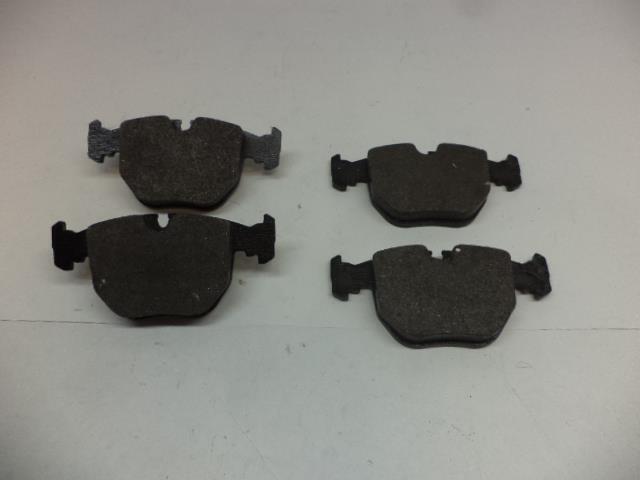 BRAND NEW MINTEX MDB2280 FRONT BRAKE PADS R5