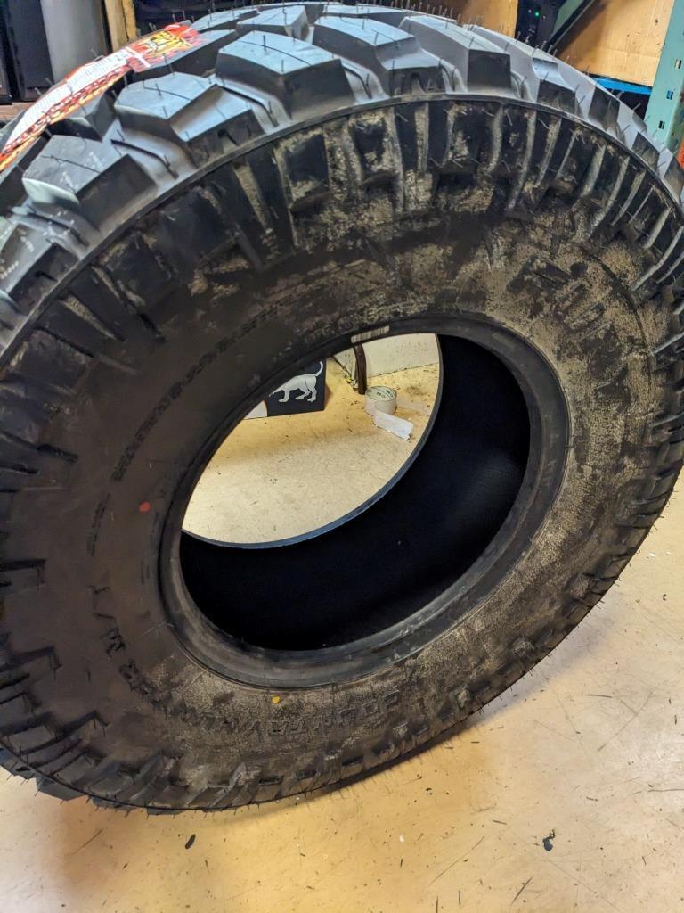 FURY COUNTRY HUNTER M/T II LT 37 13.5 17 131Q LRE 10PLY TIRE FCHII37135017A CQ2