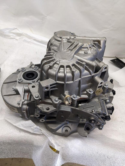 NEW GM TRANSMISSION/GEARBOX FOR OPEL ASTRA GTC/ CHEVROLET CRUZE 55569878 B2