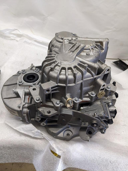 NEW GM TRANSMISSION/GEARBOX FOR OPEL ASTRA GTC/ CHEVROLET CRUZE 55569878 B2