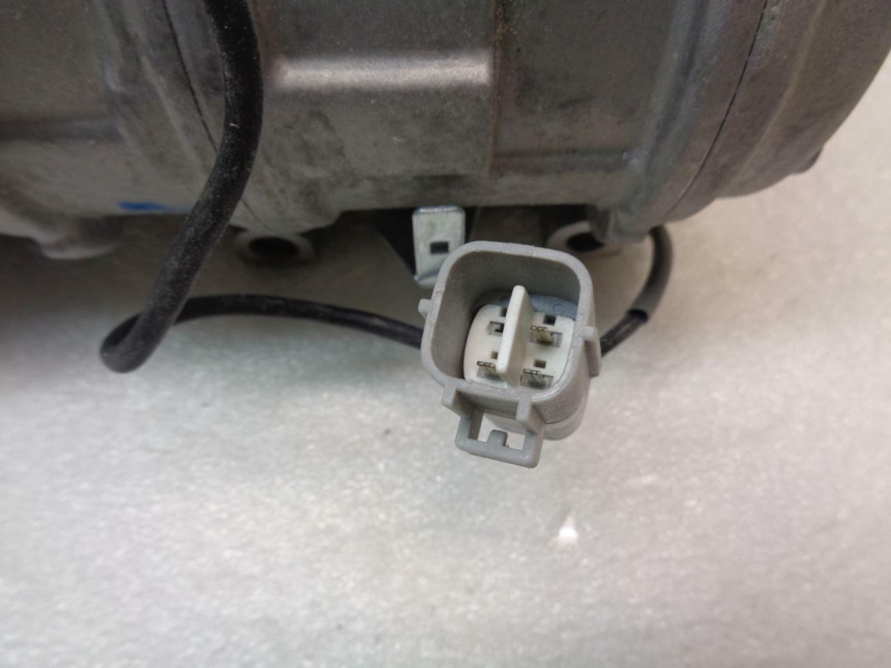 NEW UAC CO 10624GLC AC COMPRESSOR 1987-2001 TOYOTA CAMRY R2