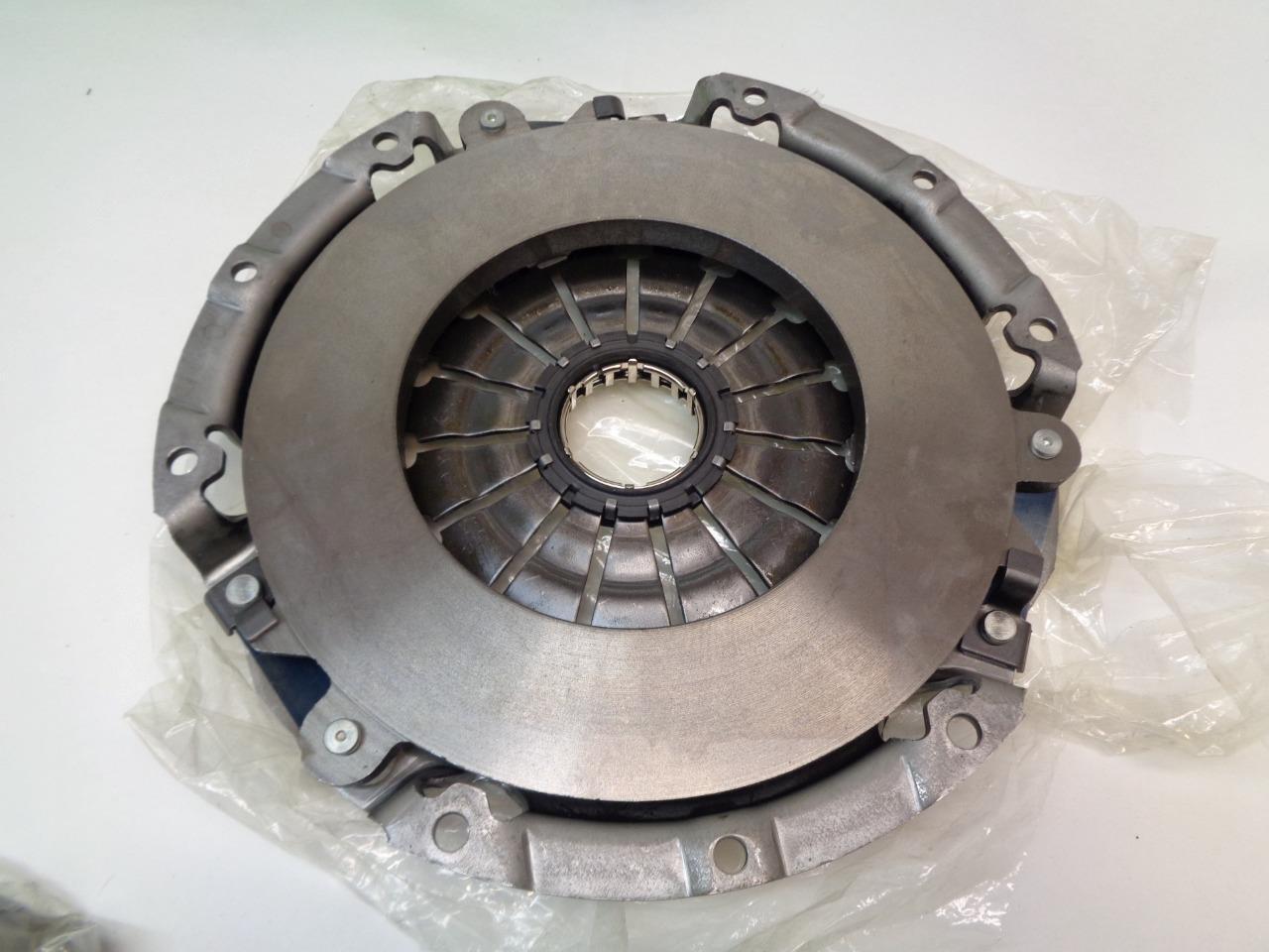 VALEO CLUTCH KIT FOR 2000-05 MITSUBISHI ECLIPSE (NO ALIGNMENT TOOL) 52251414 R8