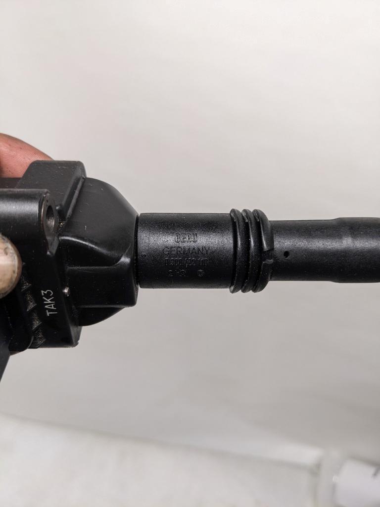 DAMAGED PORSCHE 99660210200 IGNITION COIL 2002-2008 PORSCHE 911 USED R20T6