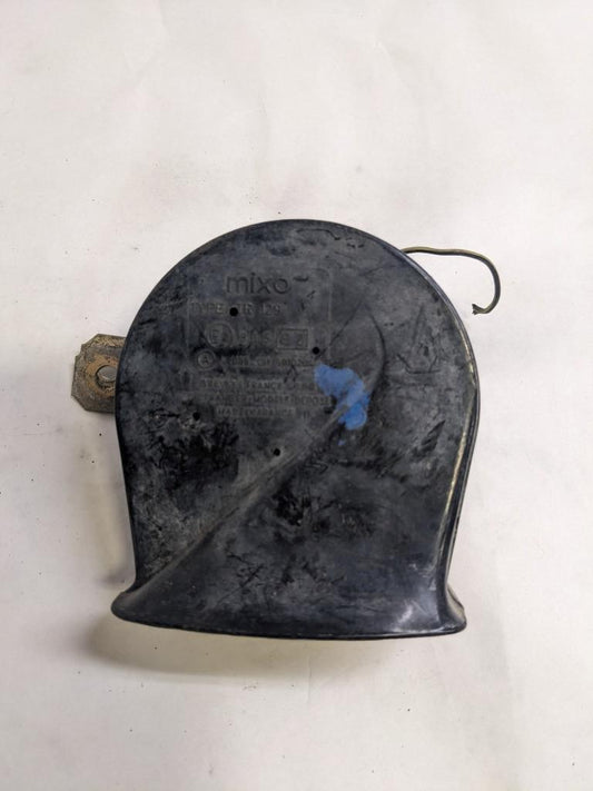 PORSCHE 84-91 944 LOW PITCH TONE ELECTRIC HORN SIREN MIXO TR129 #2 USED R21T2