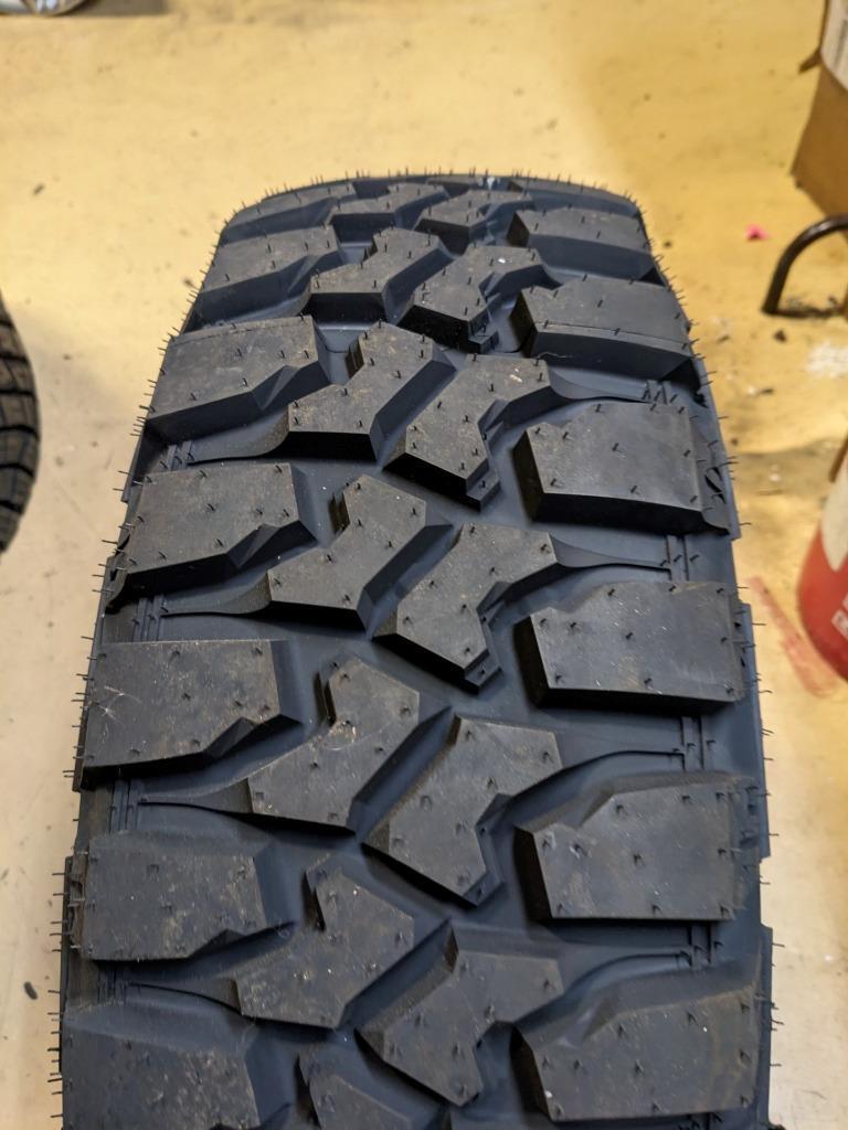 EVOLUXX  ROTATOR M/T BSW LT 30 9.5 15 104Q LRC 6PLY TIRE 221020957 CQ3