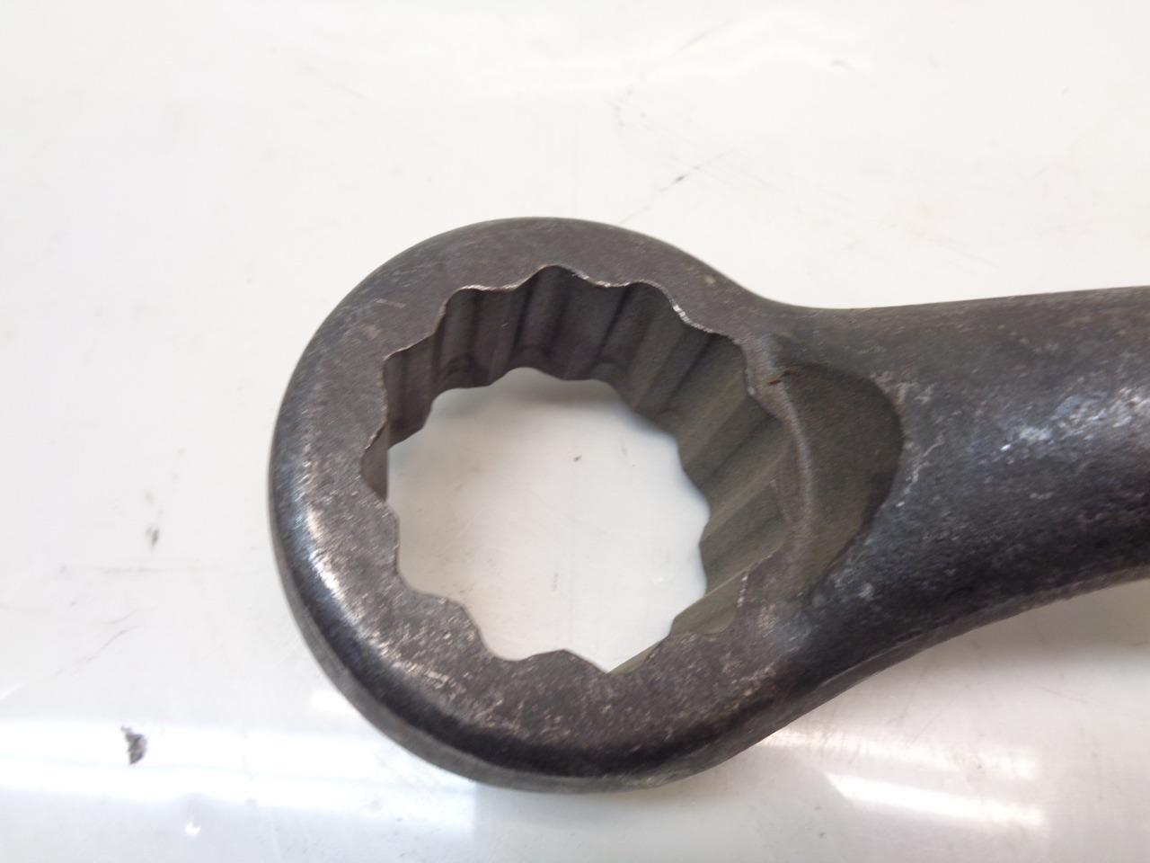 NEW ARMSTRONG TOOLS SAE 1-7/8 12PT OFFSET STRIKING WRENCH BLACK 33-060 R22T4