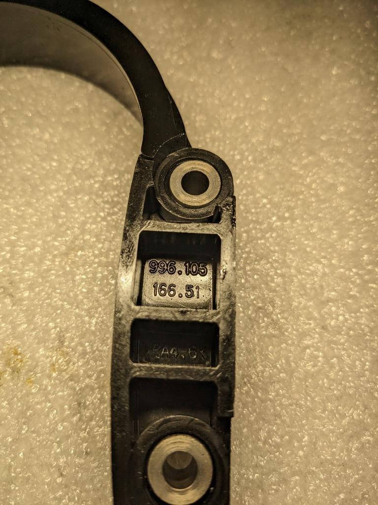 PORSCHE BOXSTER/CAYMAN ENGINE TIMING CHAIN CENTER GUIDE 99610516651 USED 996B.GL