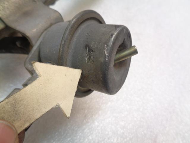 PORSCHE FUEL RAIL AND FUEL REGULATOR FOR 83-85 PORSCHE 944 USED R20