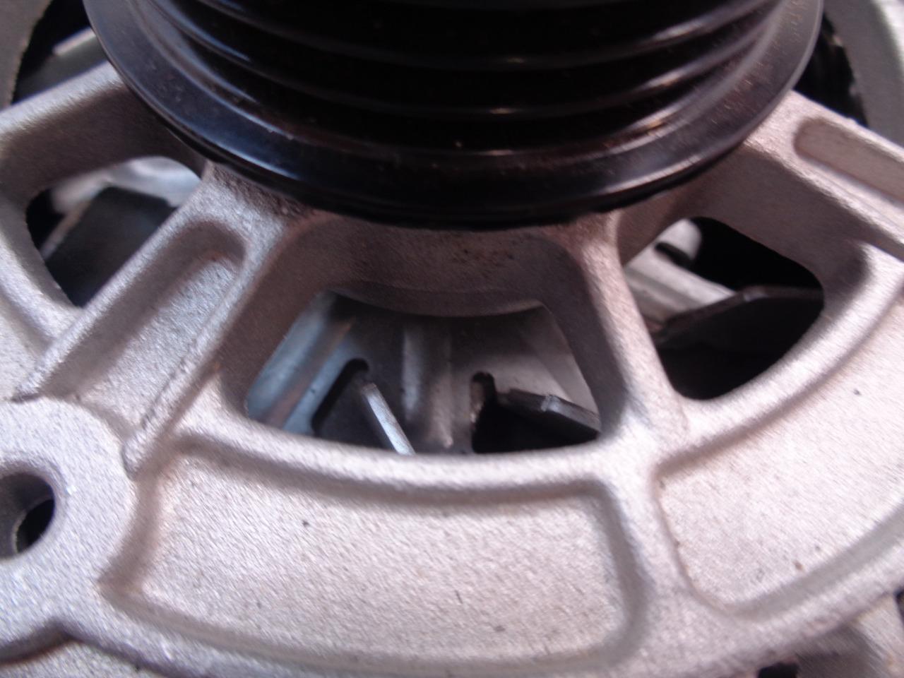 NEW ALTERNATOR WITH PULLEY 12V 7E29 R14B1