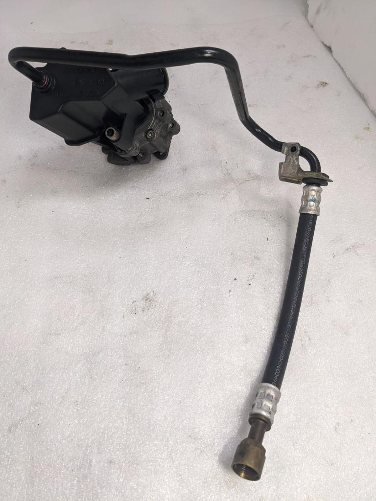PORSCHE BOXSTER 986 POWER STEERING PUMP W RESERVIOR 99631422002 USED 996BGL
