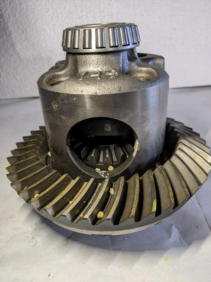 UNBRANDED 40 SPLINE/10 BOLT DIFFERENTIAL w/ LOCKER 0441241-1 NEW R23
