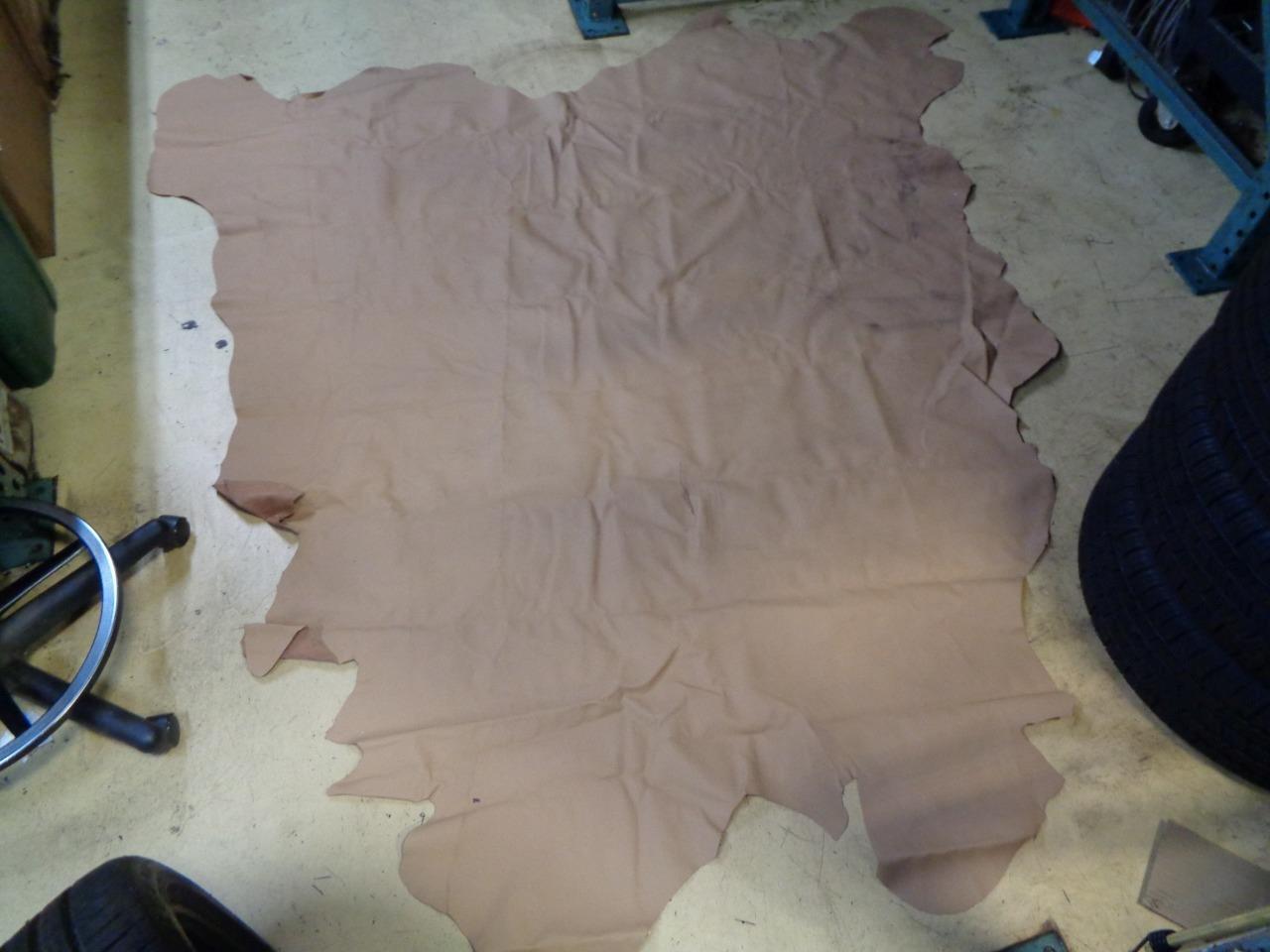 LEATHER HIDE 39.28 SQUARE FEET/3.65 SQUARE METERS TAN NEW N.3 SR