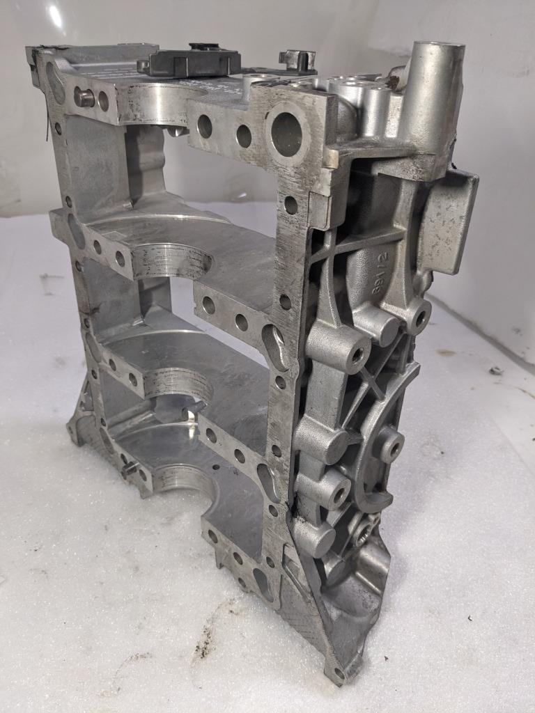 PORSCHE MACAN 2016 3.0 PETROL ENGINE BLOCK 9461011137R USED I2
