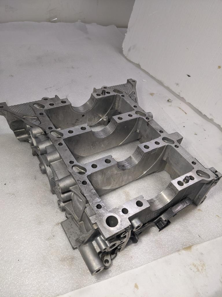 PORSCHE MACAN 2016 3.0 PETROL ENGINE BLOCK 9461011137R USED I2