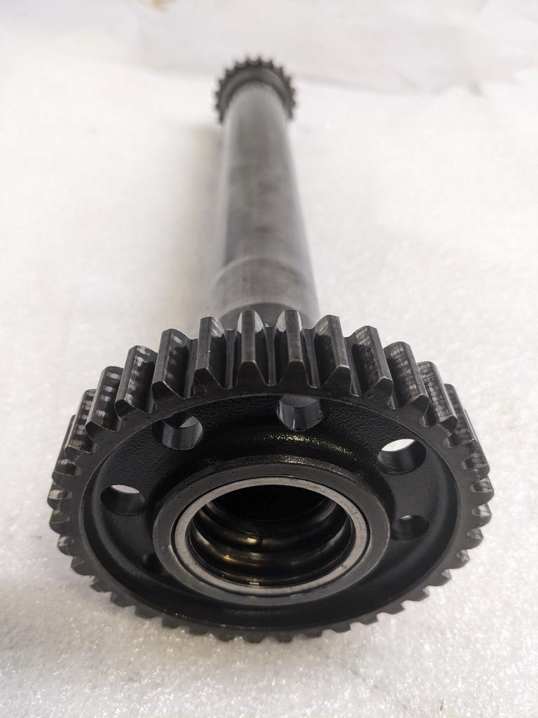 PORSCHE 911 (996) INTERMEDIATE CAMSHAFT 996 105 015 65 USED 996BGL2T2