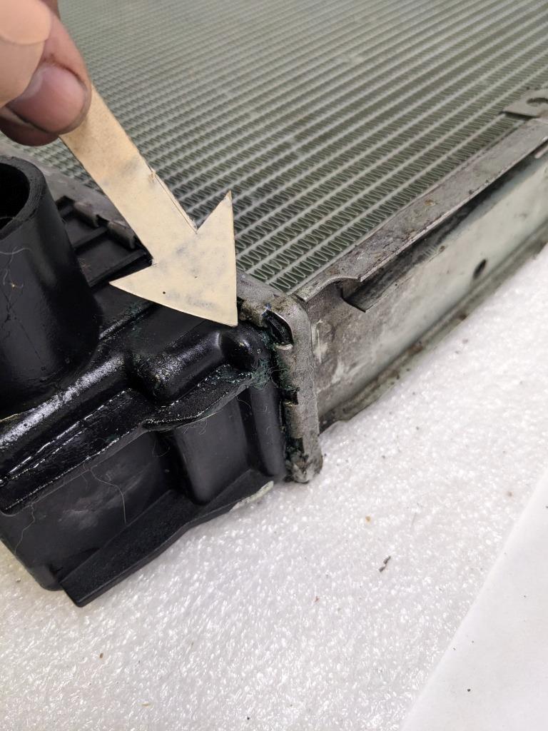 LEAKY PORSCHE 92810604401 RADIATOR FOR 87-91 PORSCHE 928 MANUAL TRANS USED R25