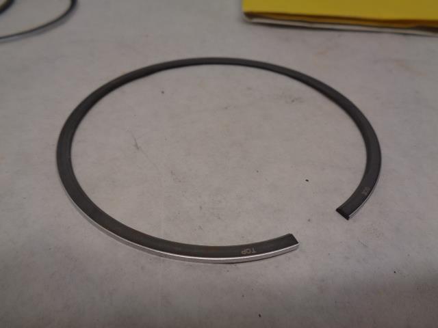 NEW GOETZE RINGS FOR PORSCHE 944 968 3.0L 08-324500-00 R20T5