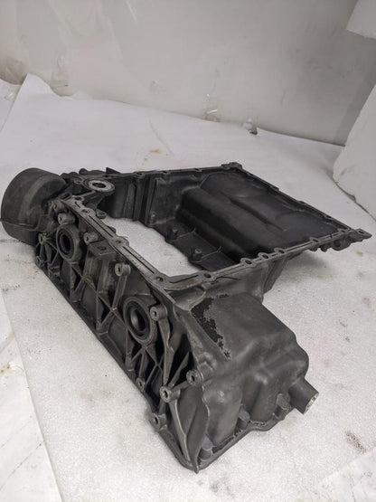 PORSCHE MACAN OIL-CONDUCTING HOUSING 94610705131 USED/GENUINE R25