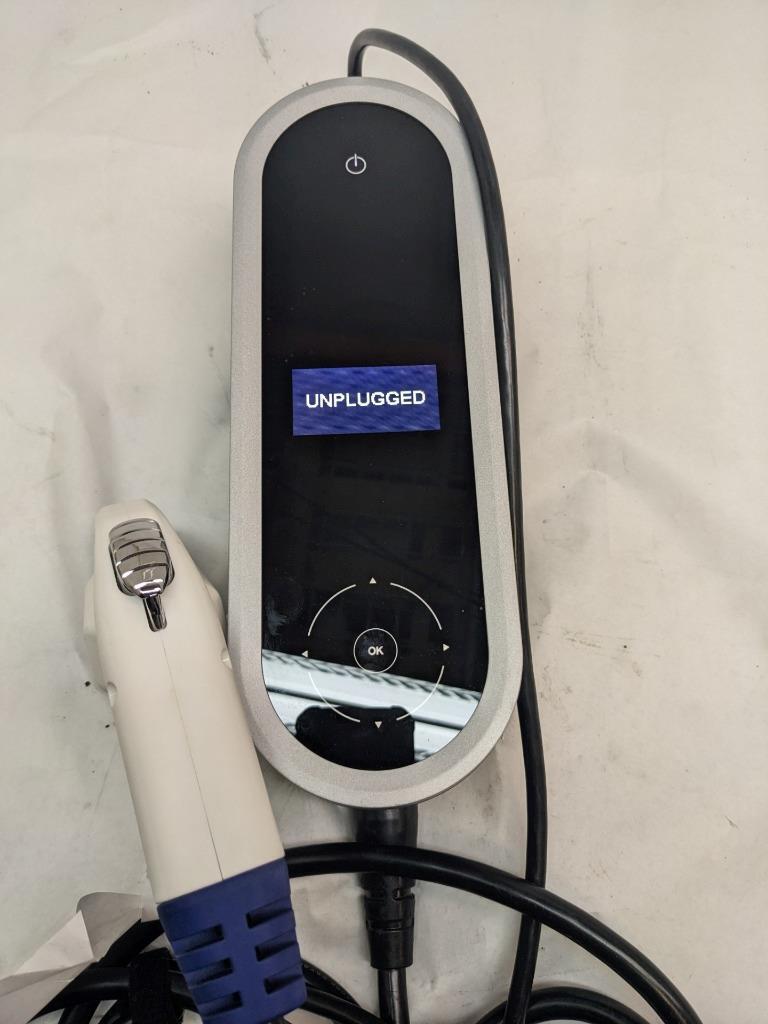 PORSCHE UNIVERSAL CHARGER W/CASE FOR ELECTRIC VEHICLES 7PP971675B 120-230V R21