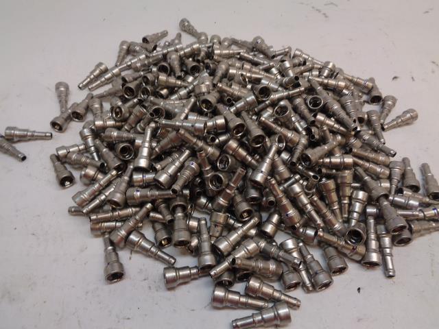 NEW AIR NOZZLE FITTINGS LOT OF 300 R28