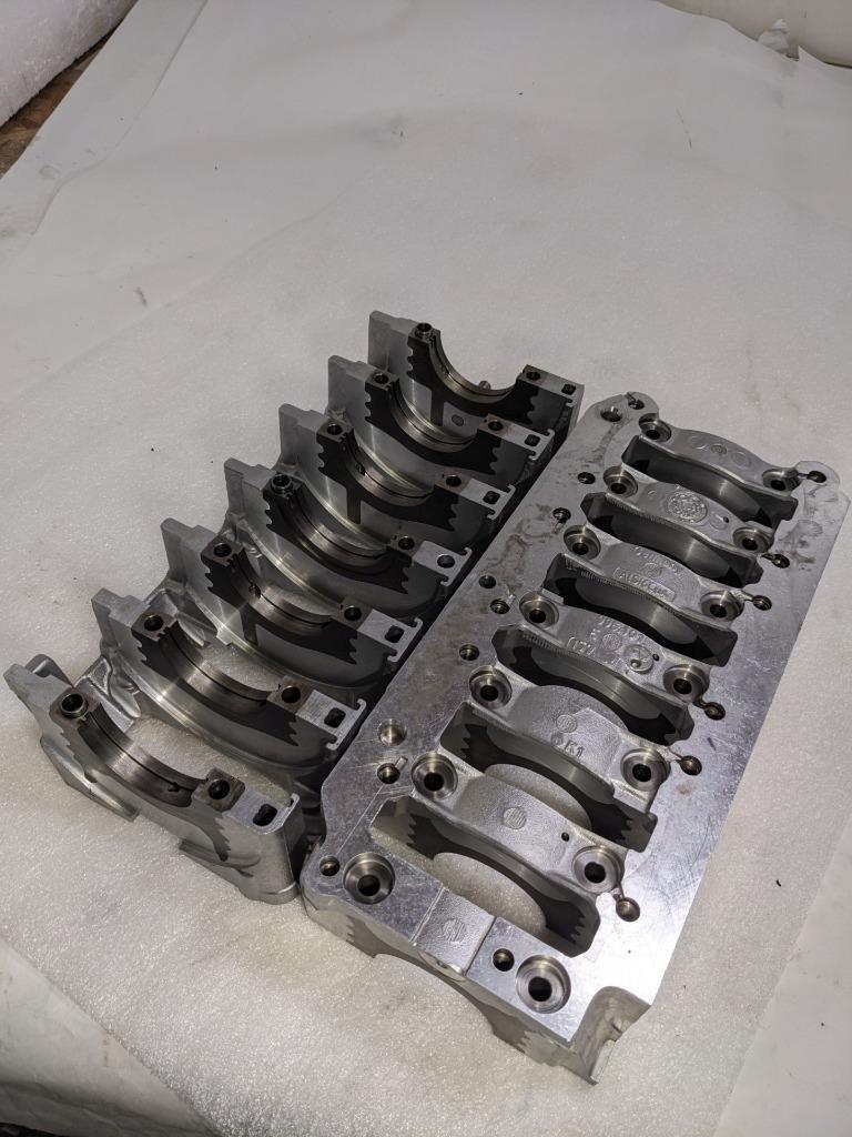 PORSCHE 911 996 BOXSTER ENGINE CRANKCASE HOUSING 9961011575R 996B.G.L.