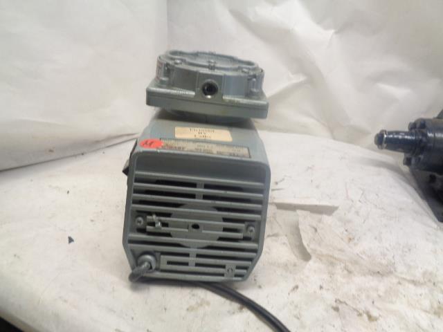 GAST VACUUM PUMP DOA-V192-AA 60HZ 115VAC NEW J1