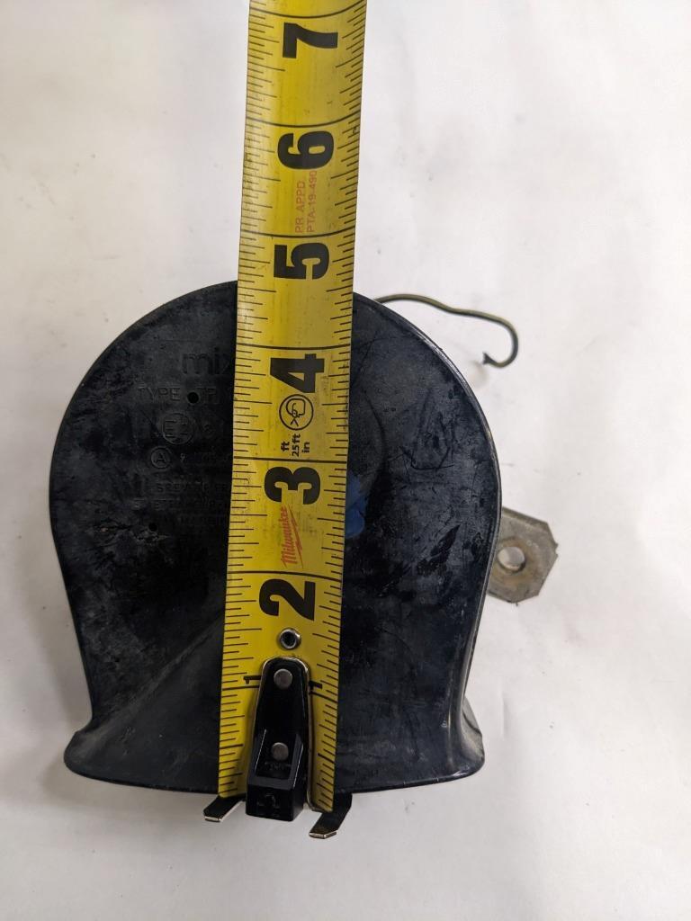 PORSCHE 84-91 944 LOW PITCH TONE ELECTRIC HORN SIREN MIXO TR129 #2 USED R21T2