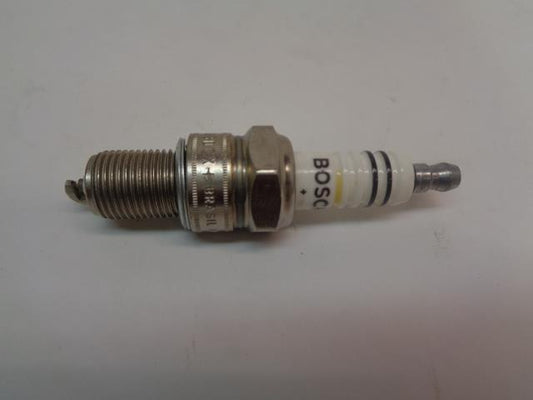 BRAND NEW BOSCH MITSUBISHI SUPER SPARK PLUG 10 PACK 7507 R13T3
