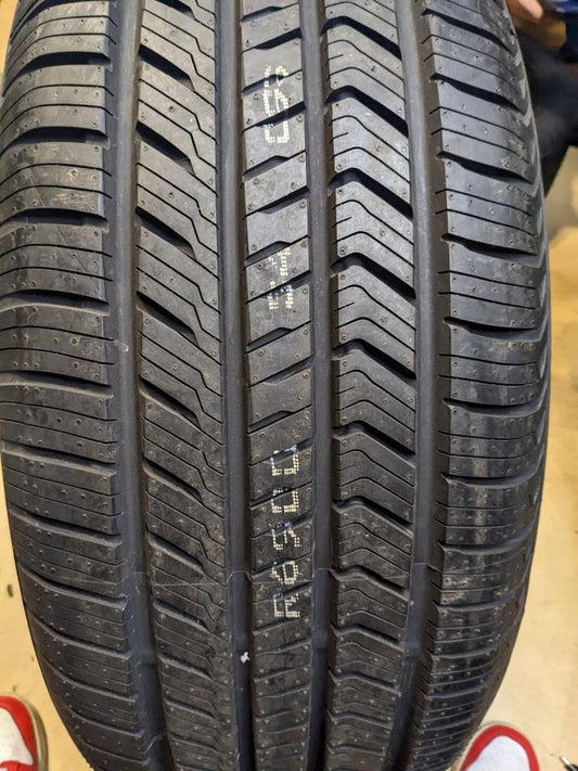 YOKOHAMA GEOLANDAR X-CV P 255 55 20 110W XL TIRE 110157011