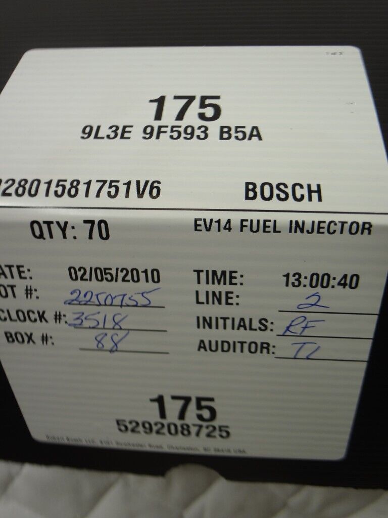 NEW BOSCH 0 280 158 174 FUEL INJECTOR 9L3E-9F593-B5A LINCOLN NAVIGATOR R13