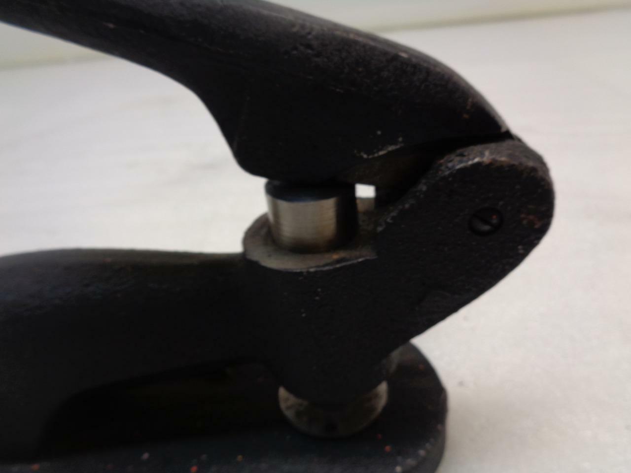 ANTIQUE UNUSED 3/4" HAND PRESS PUNCH HOLE MACHINE INDUSTRIAL CAST IRON SR