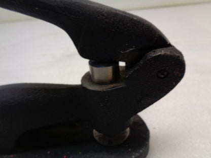 ANTIQUE UNUSED 3/4" HAND PRESS PUNCH HOLE MACHINE INDUSTRIAL CAST IRON SR