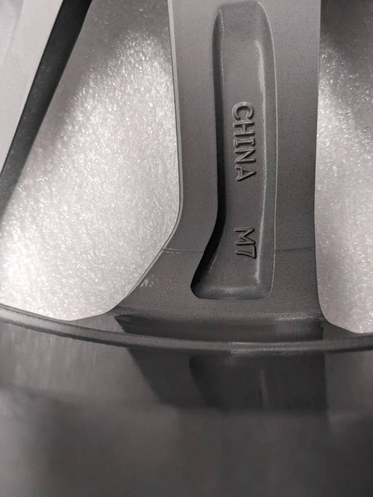 20x8 Chevrolet Traverse 2022-23 Machined Charcoal Wheel Rim 84353724