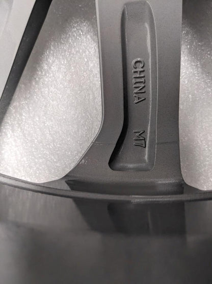 20x8 Chevrolet Traverse 2022-23 Machined Charcoal Wheel Rim 84353724