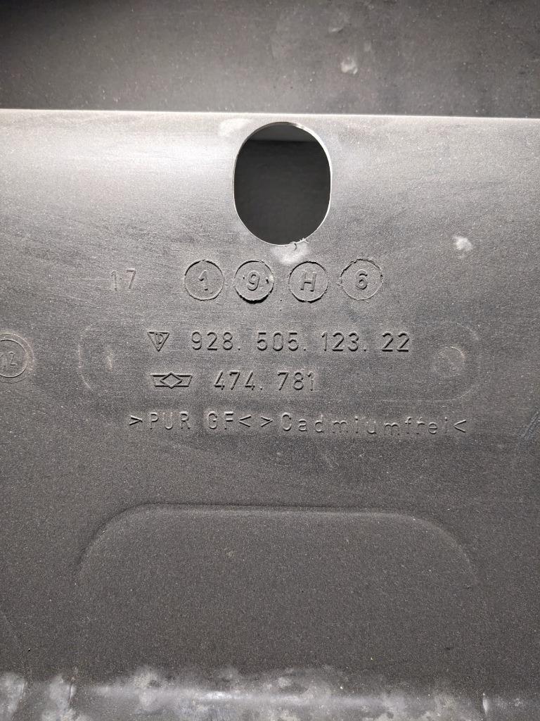 PORSCHE 928 -REAR BUMPER-LINING-WHITE- 65X30X18- 92850512322- NEW B2