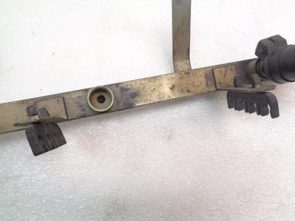 PORSCHE FUEL RAIL AND FUEL REGULATOR FOR 83-85 PORSCHE 944 USED R20