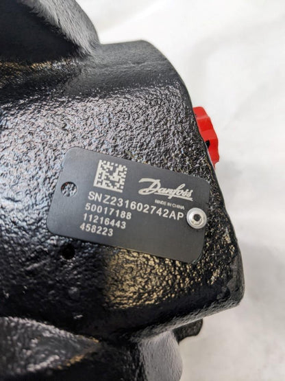 DANFOSS 2" CUT 7-BOLT ON HYDRAULIC MOTOR Z231602742AP NEW R11