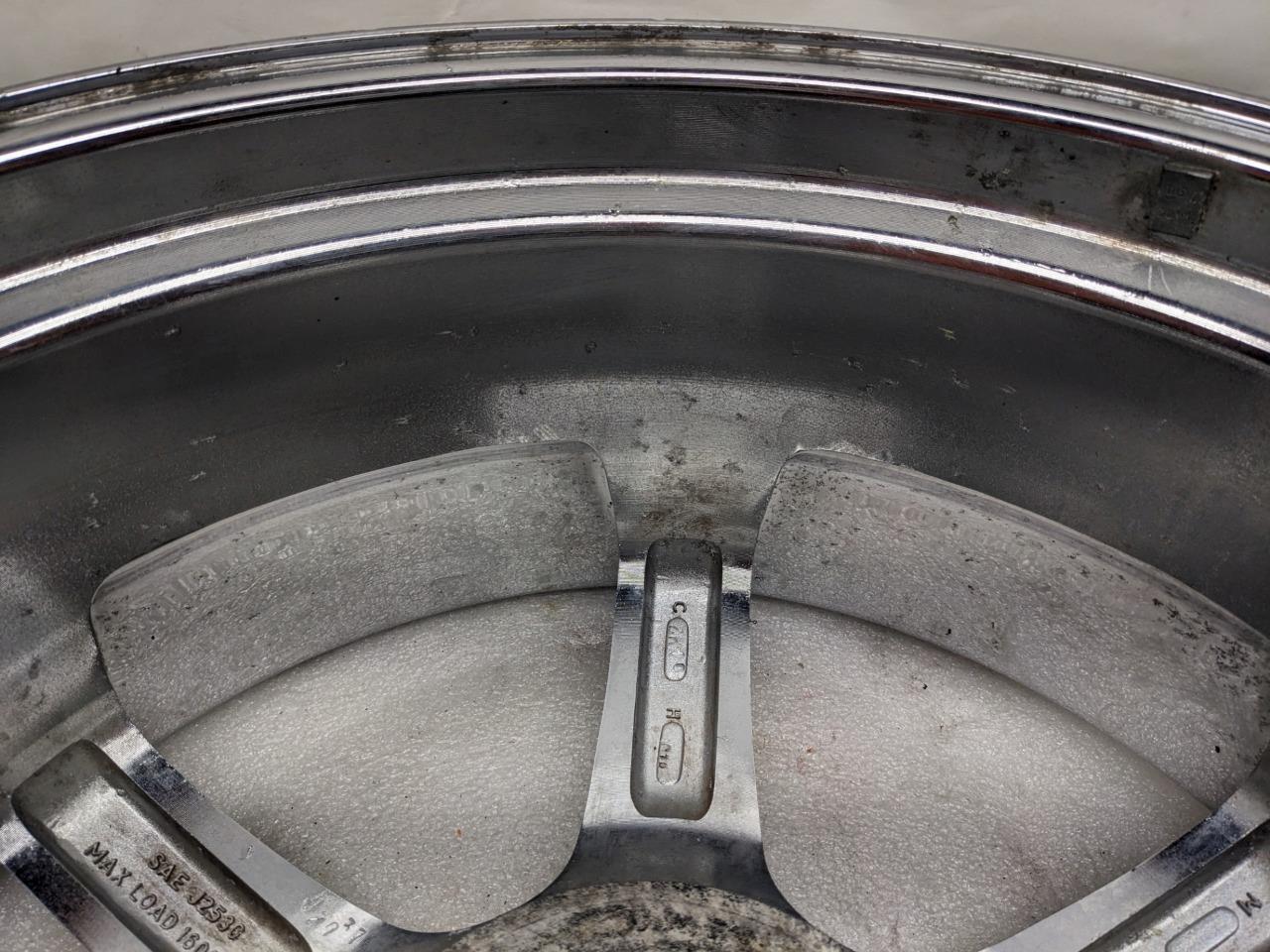 PAIR OF LEXANI LX-6 CHROME CUSTOM WHEELS 20X8.5 ET15 5X115 DISCONTINUED USED B2