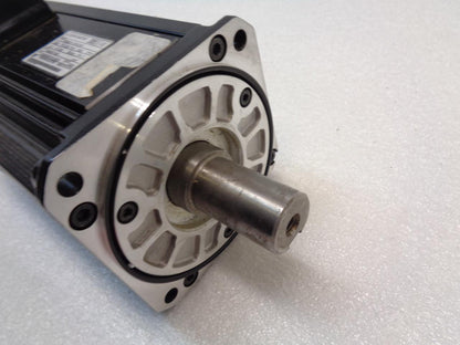 NEW YASKAWA AC SERVO MOTOR 3000RPM SGMSH-20ACA61 2.0KW SR