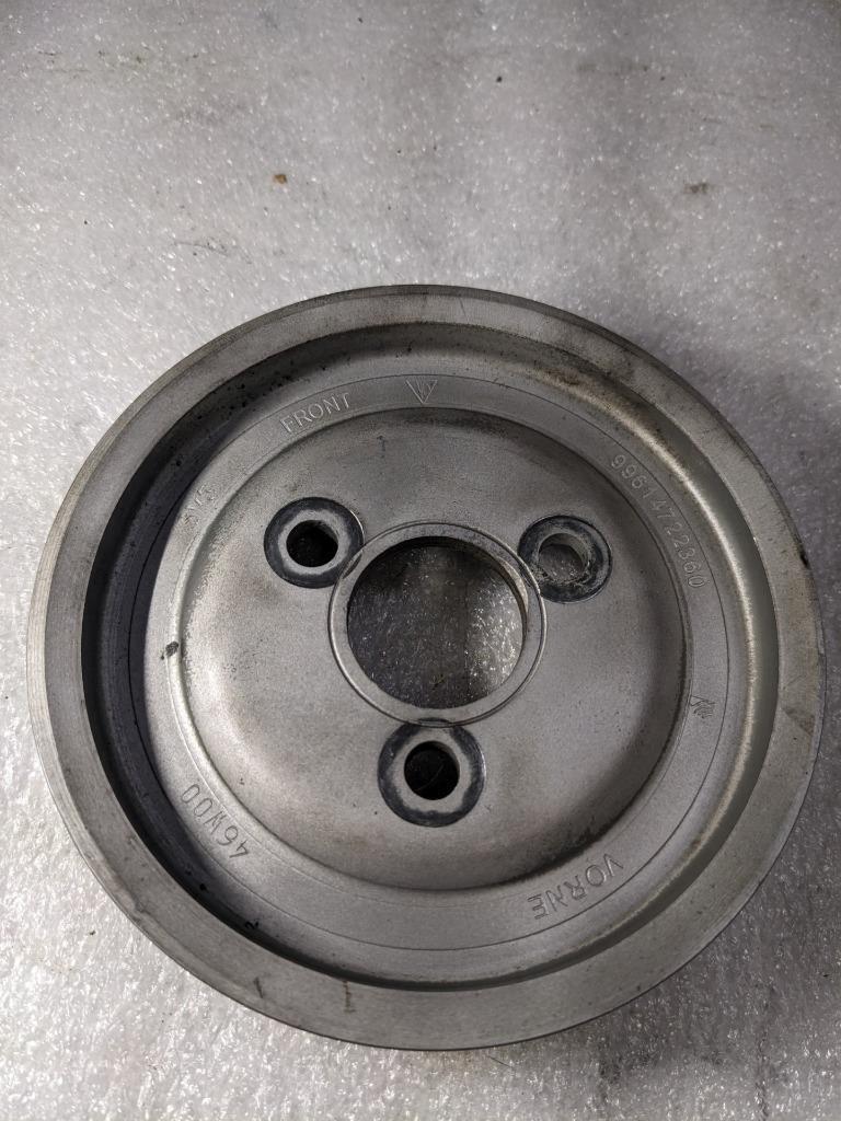 PORSCHE 911/996 POWER STEERING PUMP PULLEY 99614722360 USED 996B.G.L.