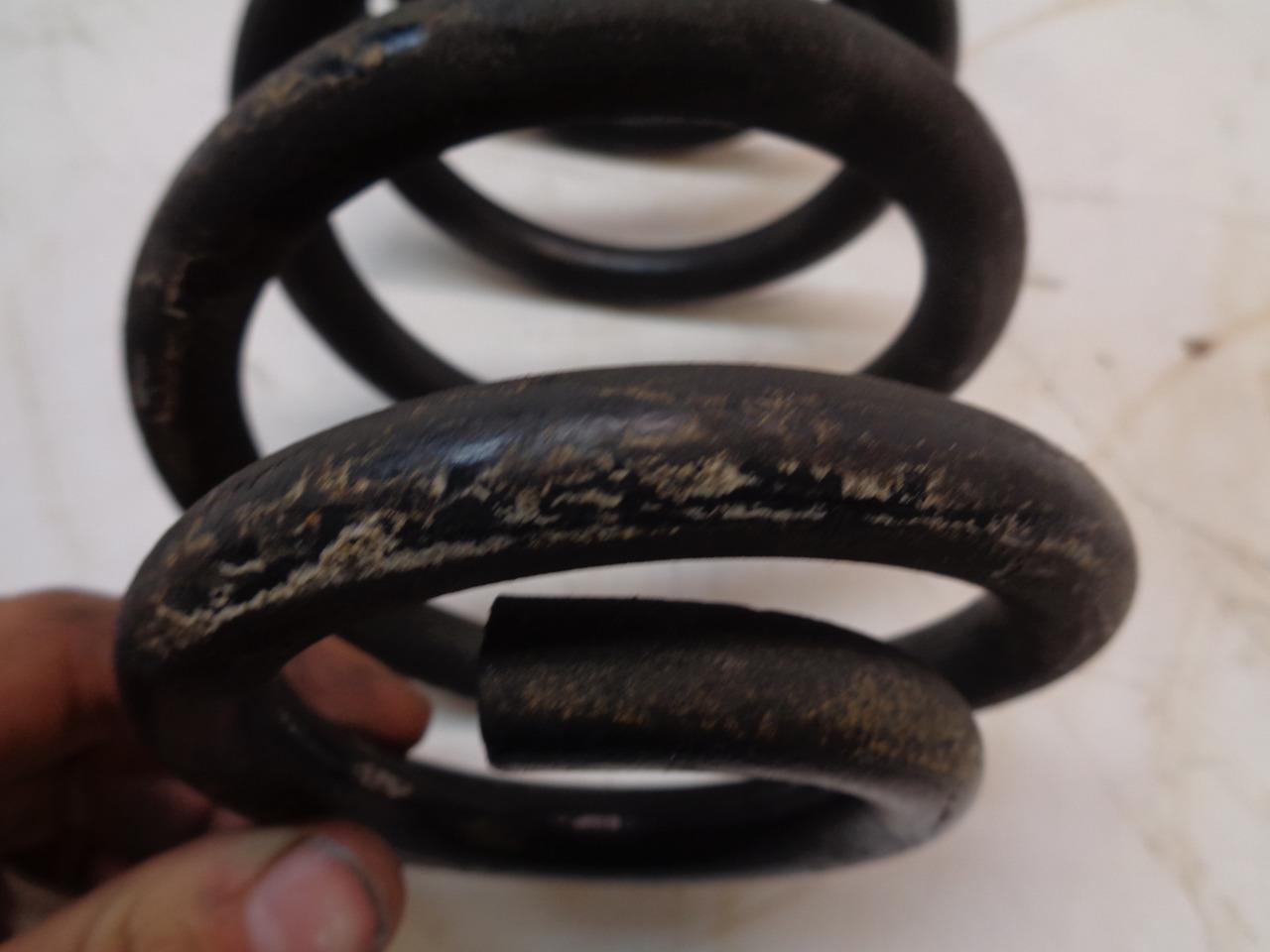 Porsche 911 (993) M032 Standard Rear Suspension Coil Spring Yellow USED R24T4