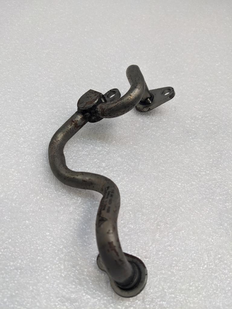PORSCHE MACAN 15-18 ENGINE OIL LINE PIPE  94610703331 USED R21SPB