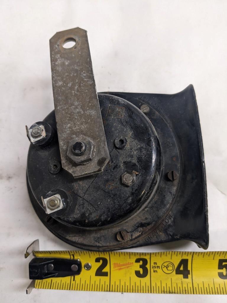 PORSCHE 84-91 944 LOW PITCH TONE ELECTRIC HORN SIREN MIXO TR129 #5 USED R21T2